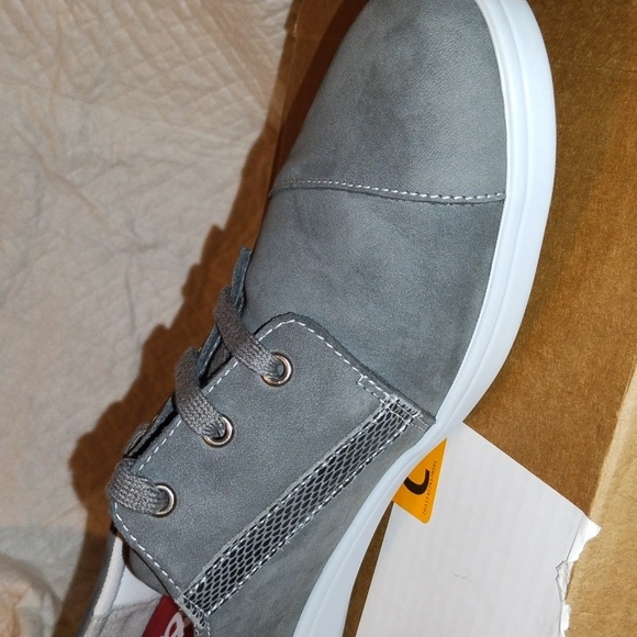 New SAS  (nwot) women Marnie sneaker snake gray size 11N - Picture 7 of 7